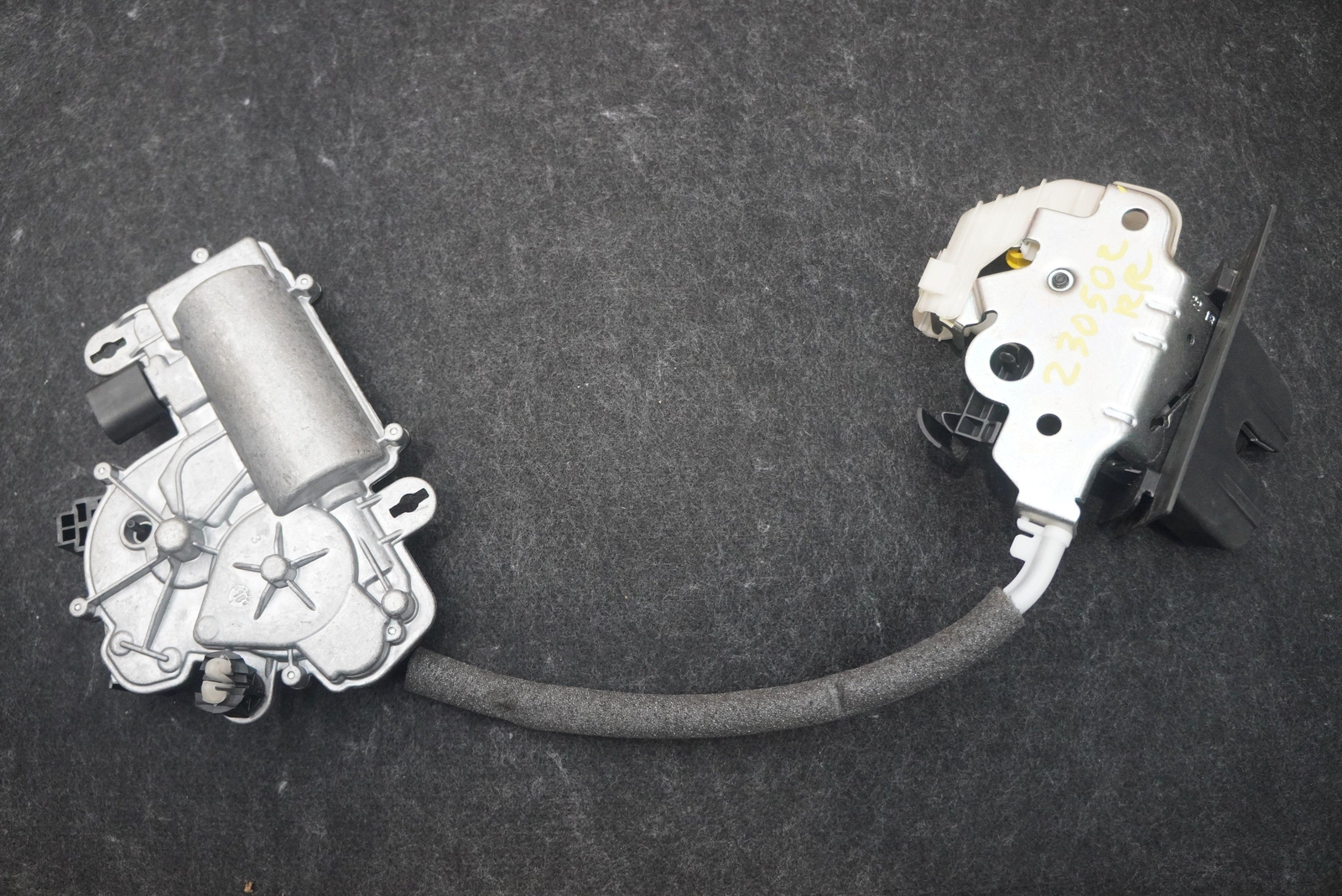 Rear Trunk Deck Lid Lift Gate Lock Latch Actuator 4M0827887C Lamborghini Urus 19