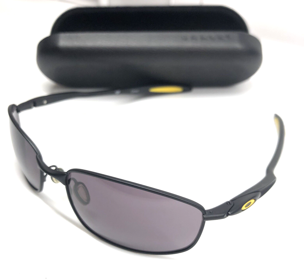 小物 OAKLEY sunglasses BLENDER y2k archive RARE OAKLEY BLENDER SUNGLASSES Matte Black Frames Yellow Trim