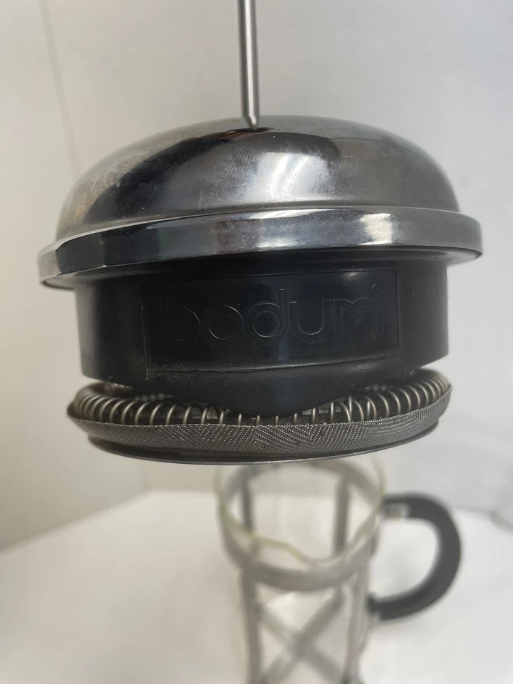 Bodum French Press Coffee Maker #157 Steel / Black 4 Cup 32 oz Made in Portugal - Image 3 of 4
