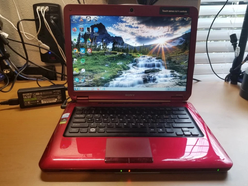 Sony VAIO VGN-CS204J\P.D T3400\4gb\240 SSD\DVD 14.1"\BATERÍA y adaptador de CA Foto 2 de 4