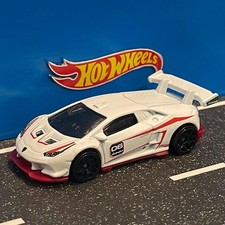 Hot Wheels Lamborghini Huracan LP620-2 Super Trofeo White
