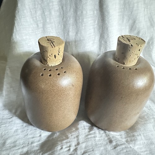 Vintage Edith Heath California Ceramics Earth Brown Salt & Pepper Shakers MCM - Picture 6 of 6