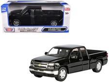 Motormax 79393-BK 1/25 2006 Chevrolet Silverado 1500 Pickup Truck