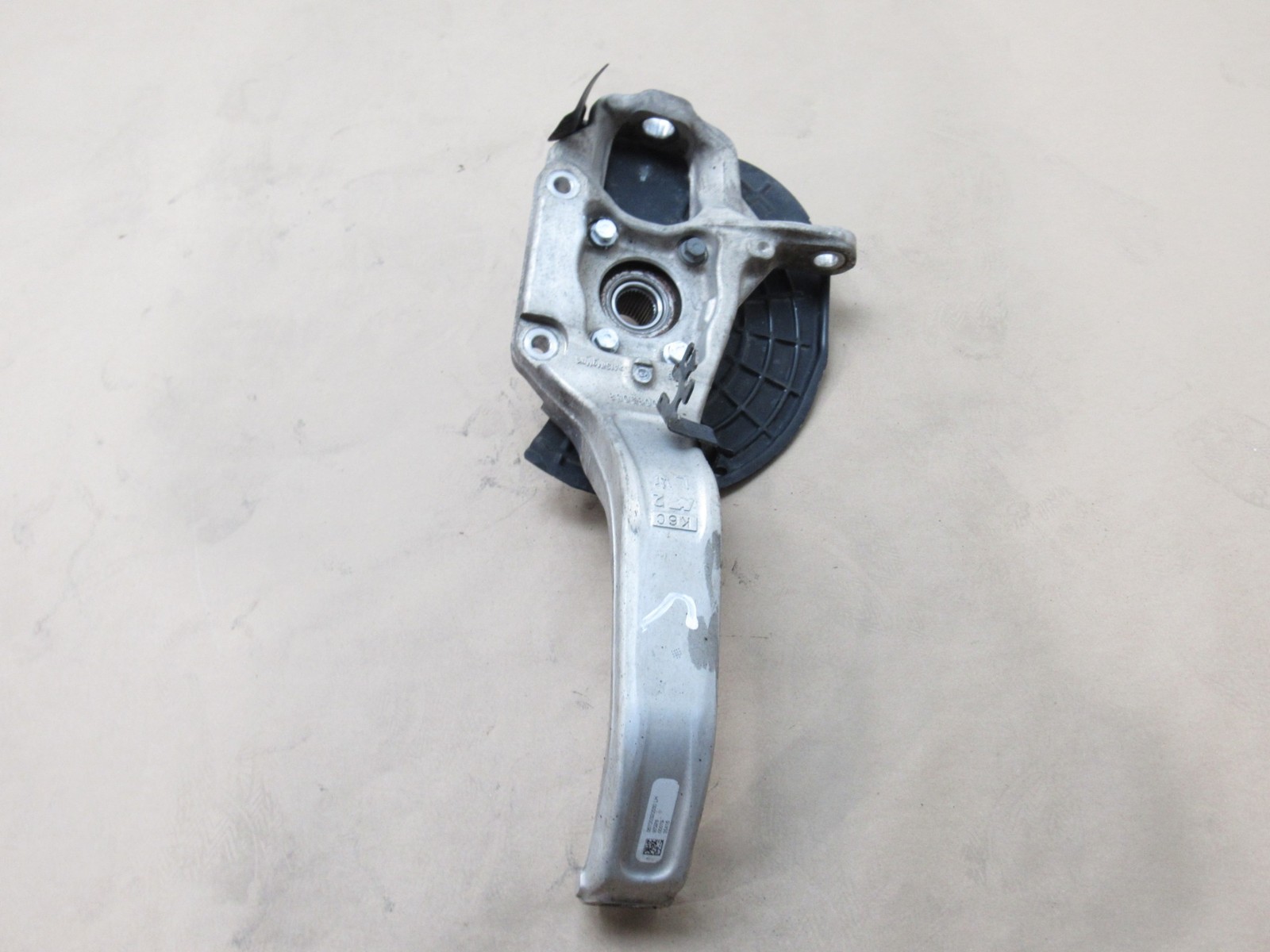 Maserati Levante 2017 3.0L AWD Front Left Driver Spindle Knuckle Hub 16-24 |:Y
