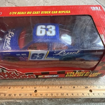 Racing Champions 1:24 NASCAR - LYSOL # 63 Pontiac Jerry L 1997 Edition