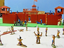 1 Marx Fort Apache 1970's plastic 45 figures well painted Dec.Listing 