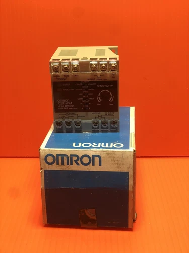OMRON F2LP-WK4 Metal Detector Amplifier ---------FREE SHIPPPING