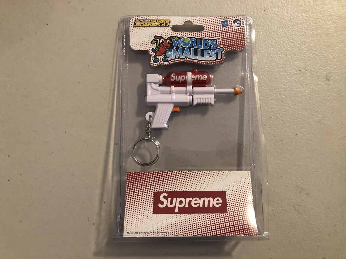 Supreme Super Soaker 50 Water Blaster Keychain White OS S S 19