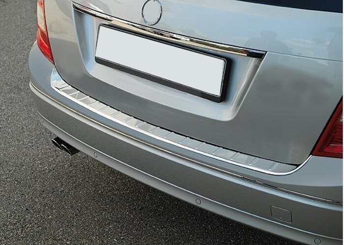 Baguette bas de coffre chromée Mercedes W204 Break insert de hayon carrosserie 2008 2009 2010