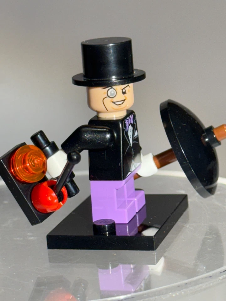 LEGO: "The Penguin" Minifig SuperheroesBatman II (sh0060) w/Accessories *NICE* - Image 3 of 4
