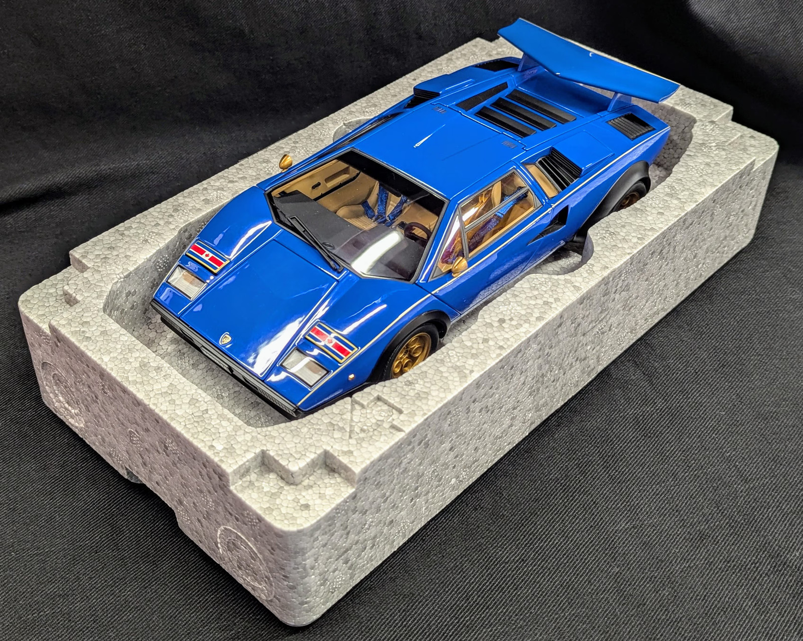 AUTOart Lamborghini Countach LP500S Walter Wolf Edition Blue 74652