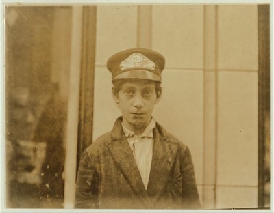 Messenger Boy,Child Labor,St. Louis,Missouri,Lewis Wickes Hine,May 1910