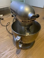 KitchenAid Artisan Series 5-Quart Tilt-Head Stand Mixer With Accesories (N082540