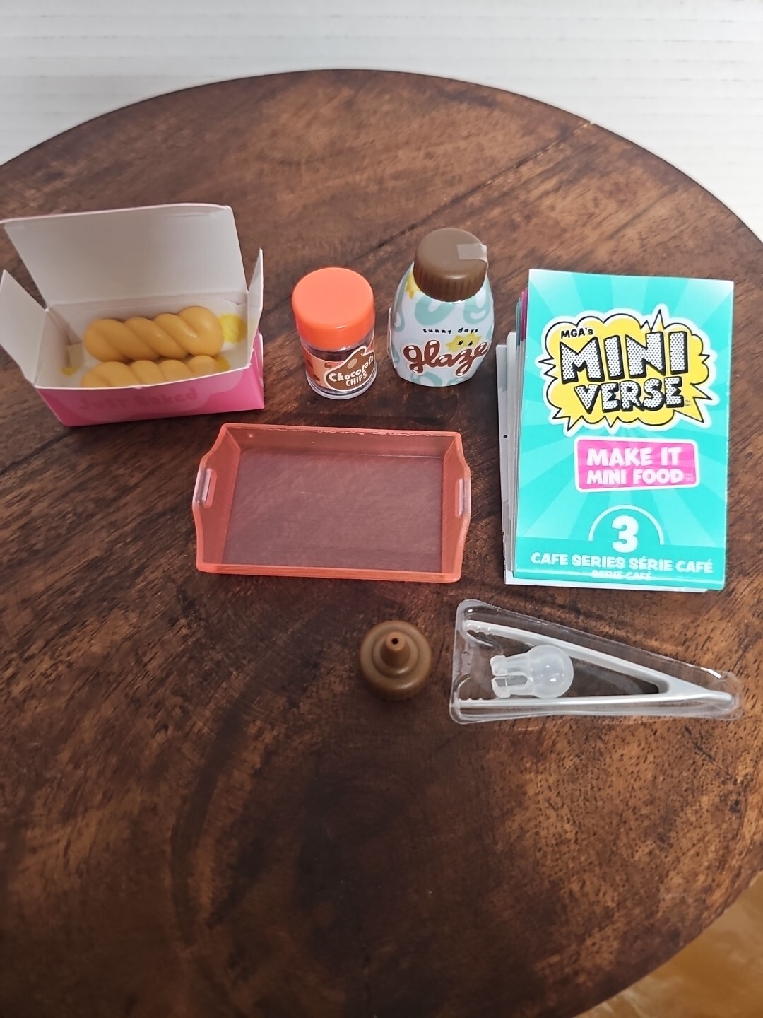 DONUT TWISTS CHOCOLATE MGA Miniverse Make It Mini