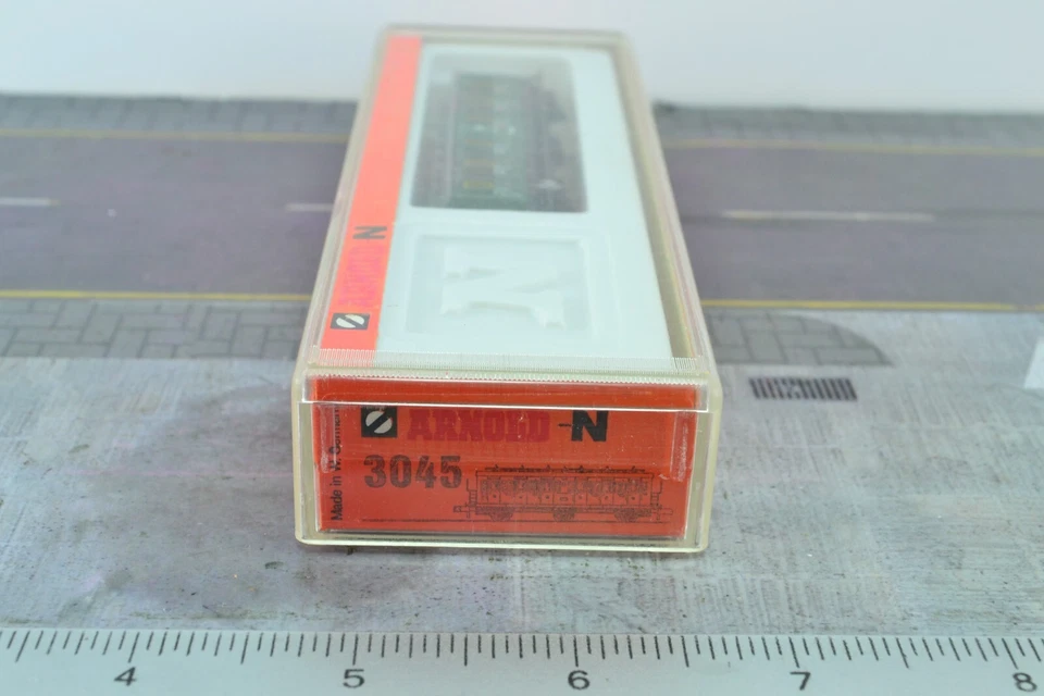 Arnold 3045 ностальгический легковой автомобиль зеленый масштаб N - Изображение 4 из 4