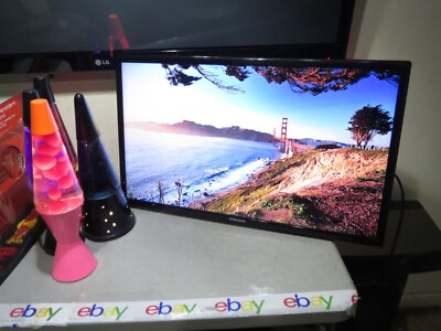 Nice Samsung UN32EH4050F 32  LED TV 2 HDMI No Stand or Remote