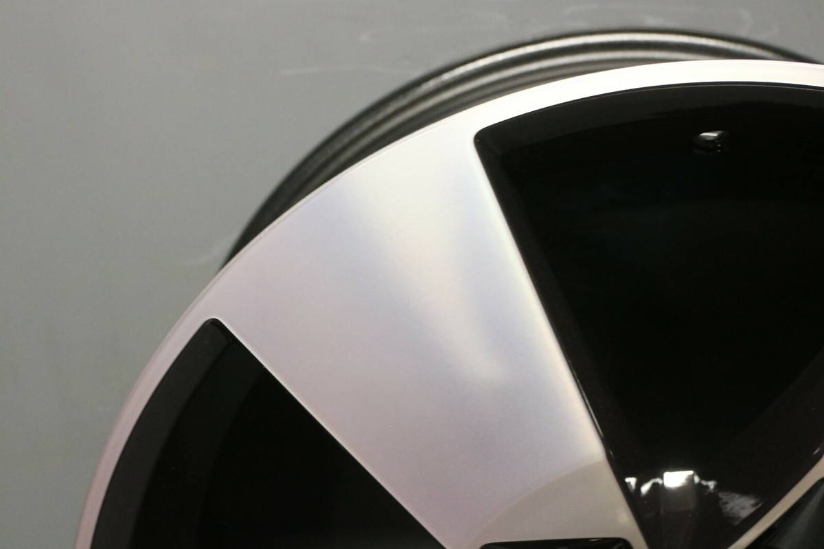 ルル VOLVO XC40 19