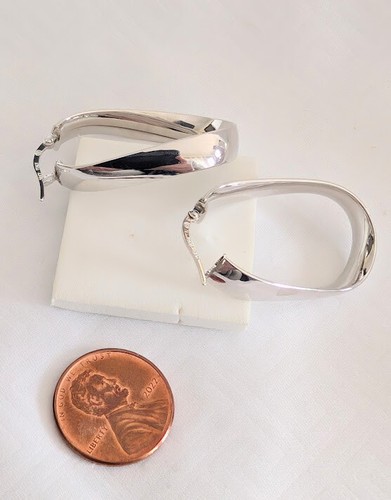 Italian Earrings 14K White Gold 3.3 Grams Retail Price $899 Make Me An Offer! - Picture 3 of 3