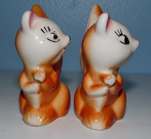 Vintage Squirrel Chipmunk Salt and Pepper Shaker Set - Cute little Guys - Picture 2 of 5