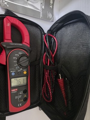 UNI-T UT202A Handheld Digital Clamp Meter