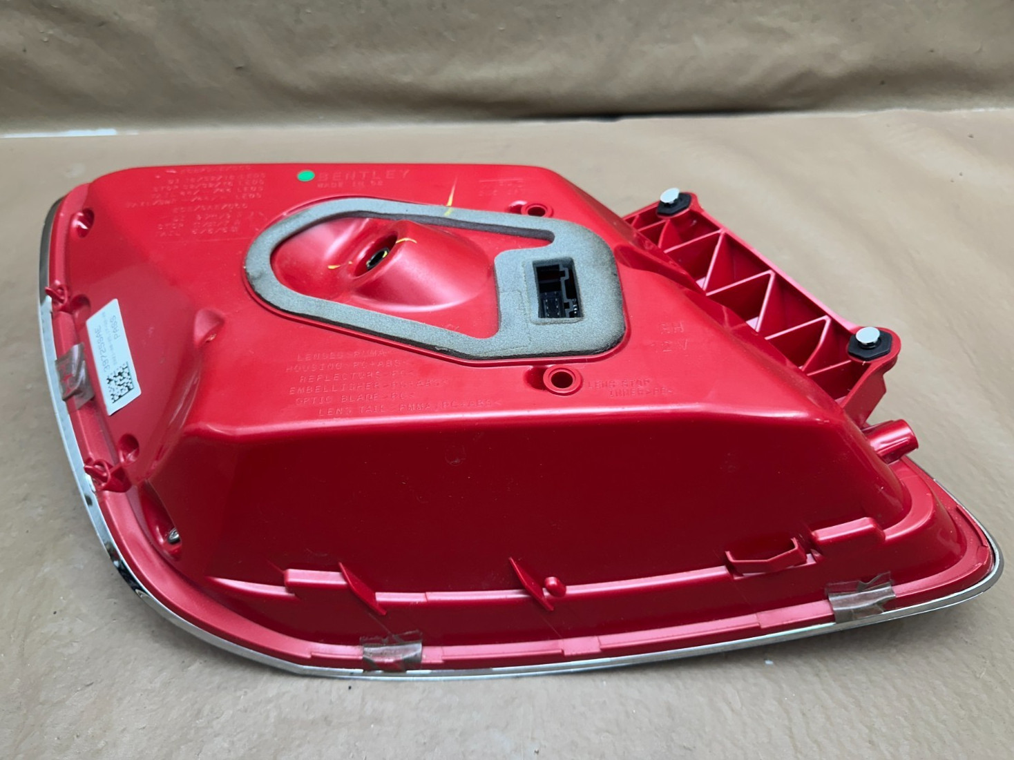 2020-2022 BENTLEY FLYING SPUR RIGHT SIDE TAIL LIGHT LED CHROME OEM 3SE945096AB