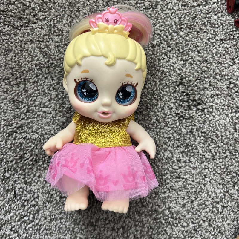 Kindi Kids Mini Dolls Soft  Rubber Doll Teenie Tiara Blows Scented Kisses 7"