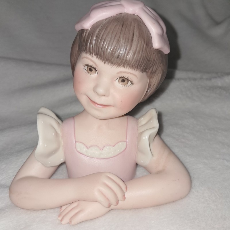 Marie Osmond Porcelain " Angelic"Doll Bust