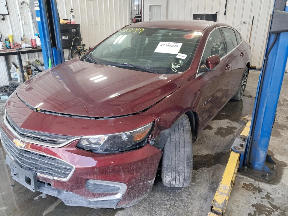 Used Rear Right Door Interior Trim Panel fits: 2016 Chevrolet Malibu Grade A Foto 2 de 4