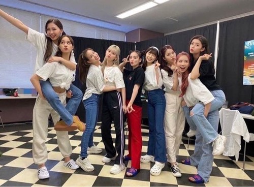 Festival Discount Rio Maya Favorite Niziu Sandals Sticker - Picture 1 of 5