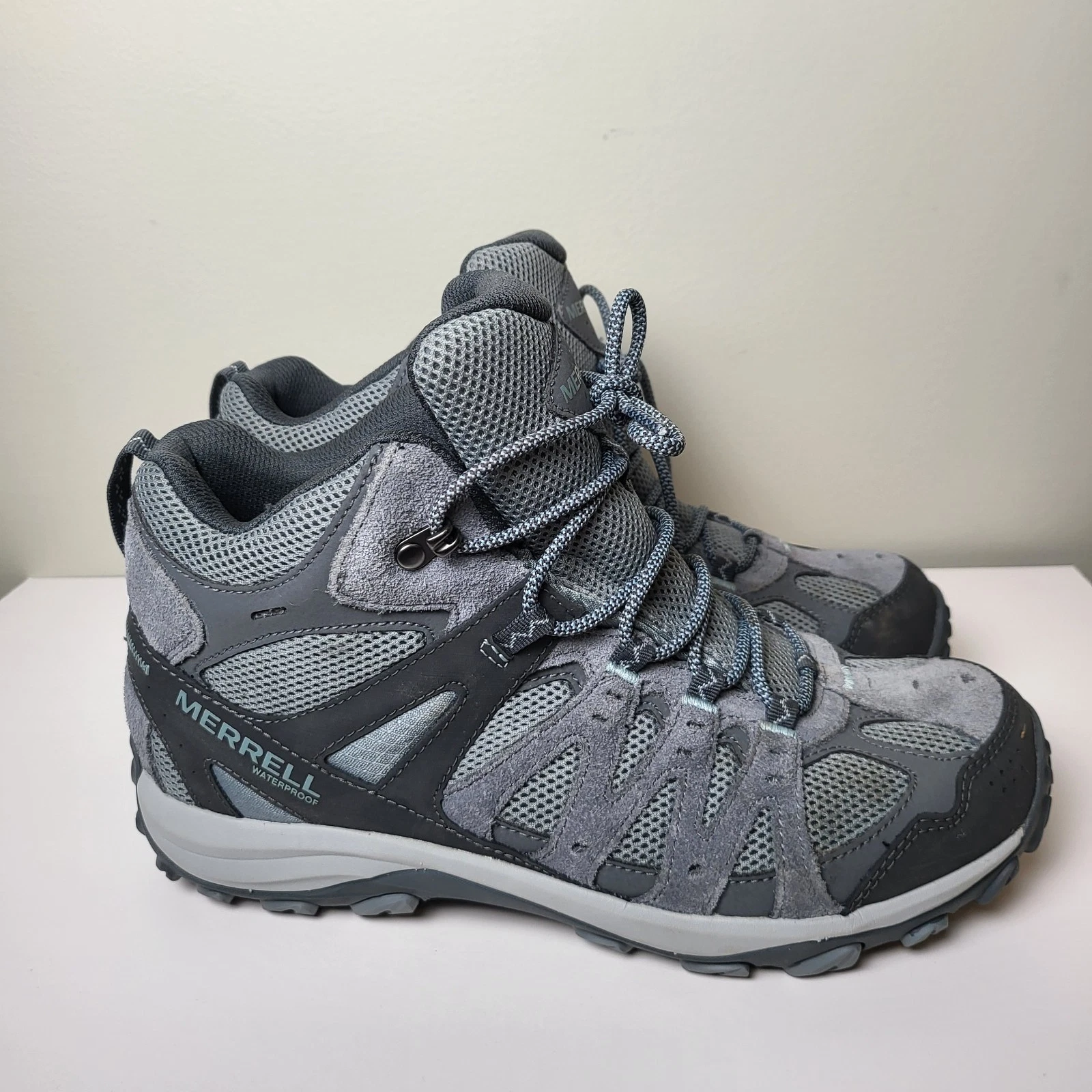 Merrell "ACCENTOR 3 MID WATERPROOF" Women's 10.5 Trail Boots Hiking Camping Gray