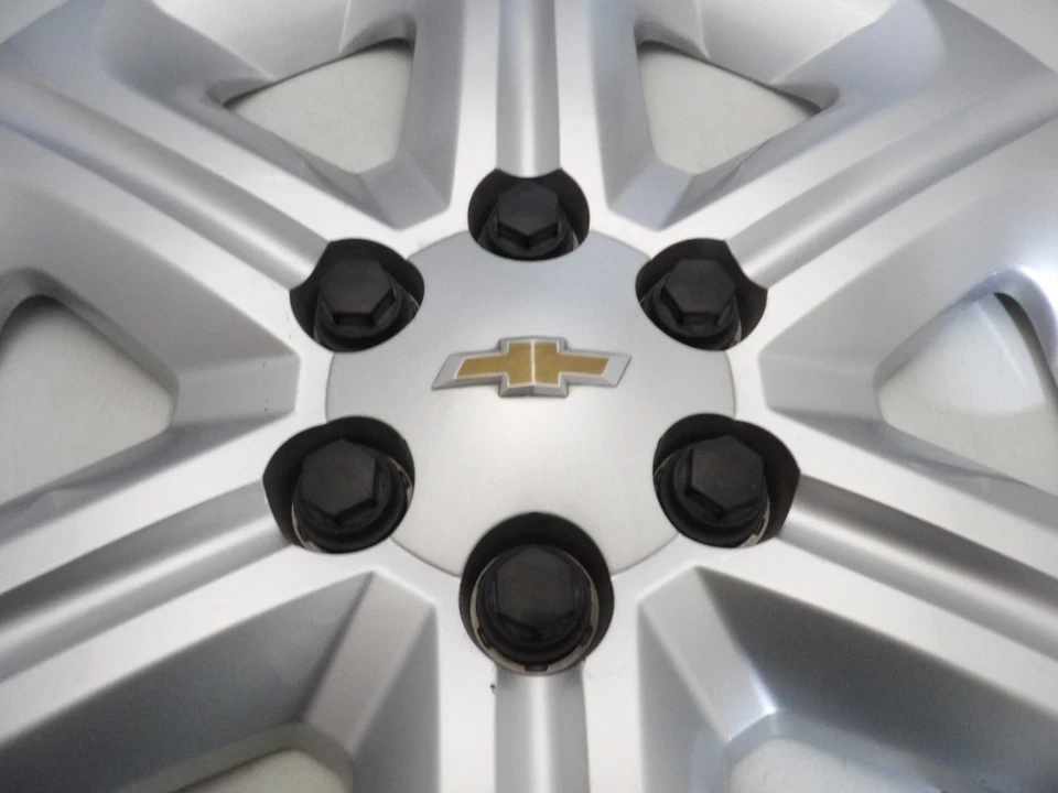 Tapacubos OEM 2009 2010 2011 2012 2013 2014 2015 2016 2017 CHEVROLET TRAVERSE 17" Foto 3 de 4