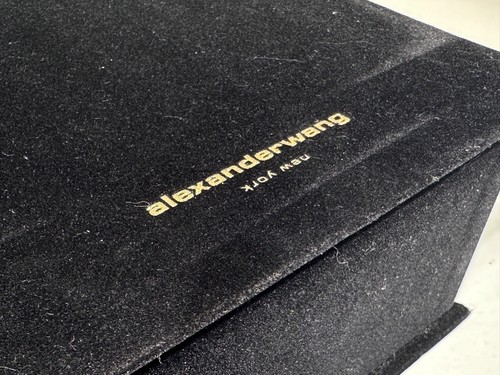 SCATOLA CONFEZIONE LUSSO - GIFT BOX "ALEXANDER WANG X BULGARI" 2024 (26x21x11) - Imagen 3 de 5