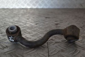 NISSAN QASHQAI  (J10, JJ10) 1.6 86KW Querlenker rechts hinten Stabi