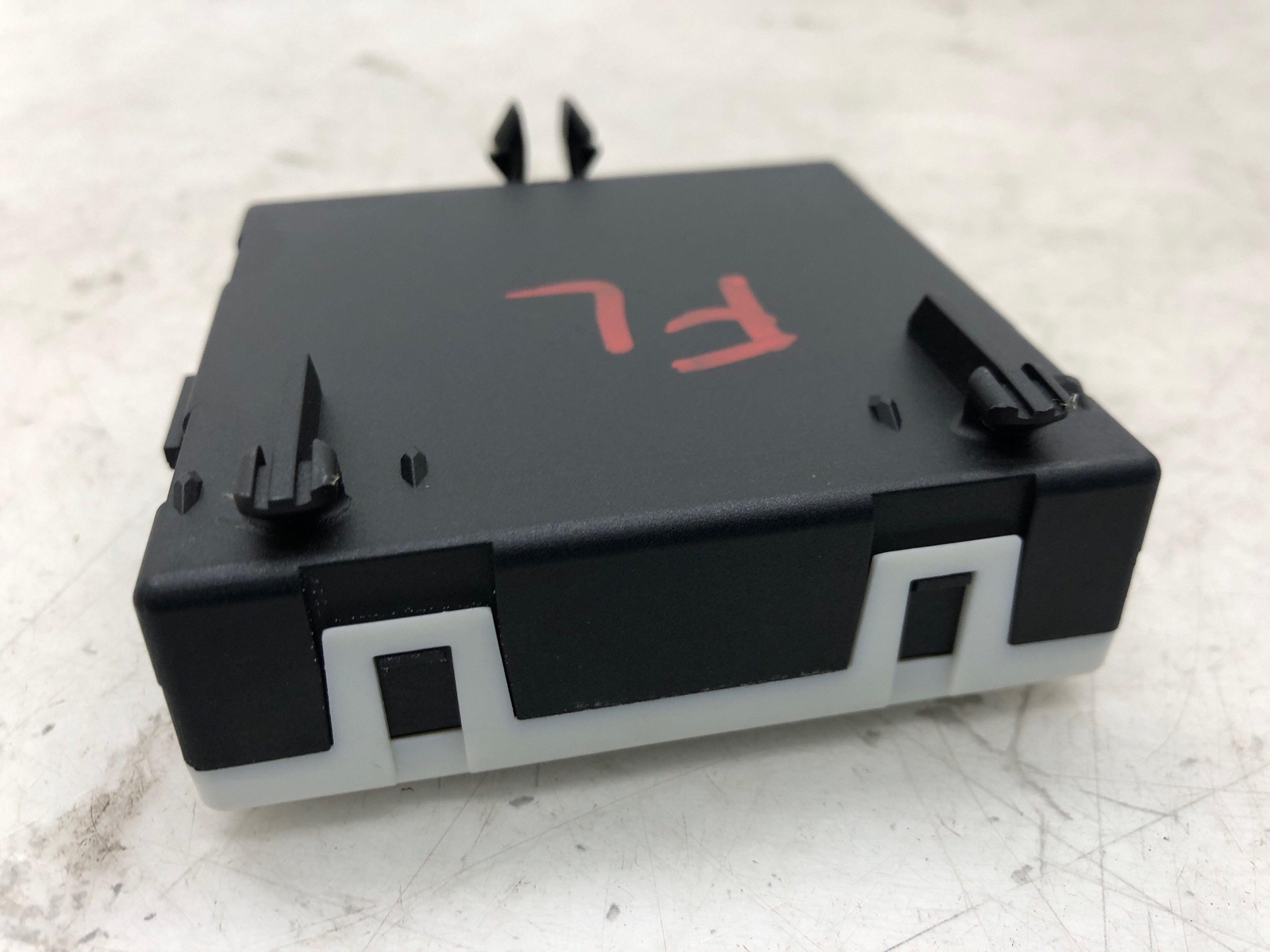 2019-2023 ASTON MARTIN VANTAGE LEFT FRONT DOOR CONTROL MODULE 2229001414 OEM