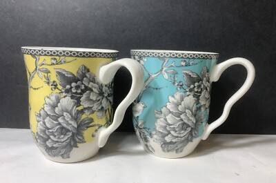 222 Fifth ADELAIDE YELLOW WHITE BLUE BONE CHINA BIRD FLORAL TOILE COFFEE MUG CUP
