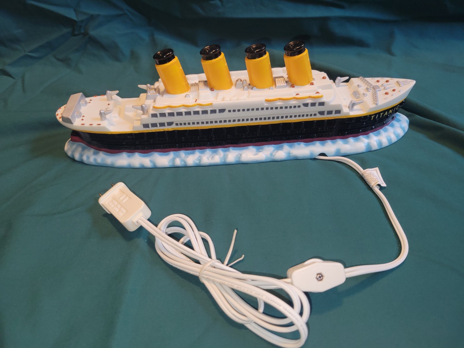 Vintage Titanic Night Light Enesco 1998 With Original Box- Works- 14 Inches Long