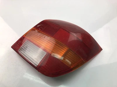 FORD FIESTA III GFJ Feu Arrière du Hayon Gauche 89FG-13N004-AA 1995 17976709 - Photo 1/4