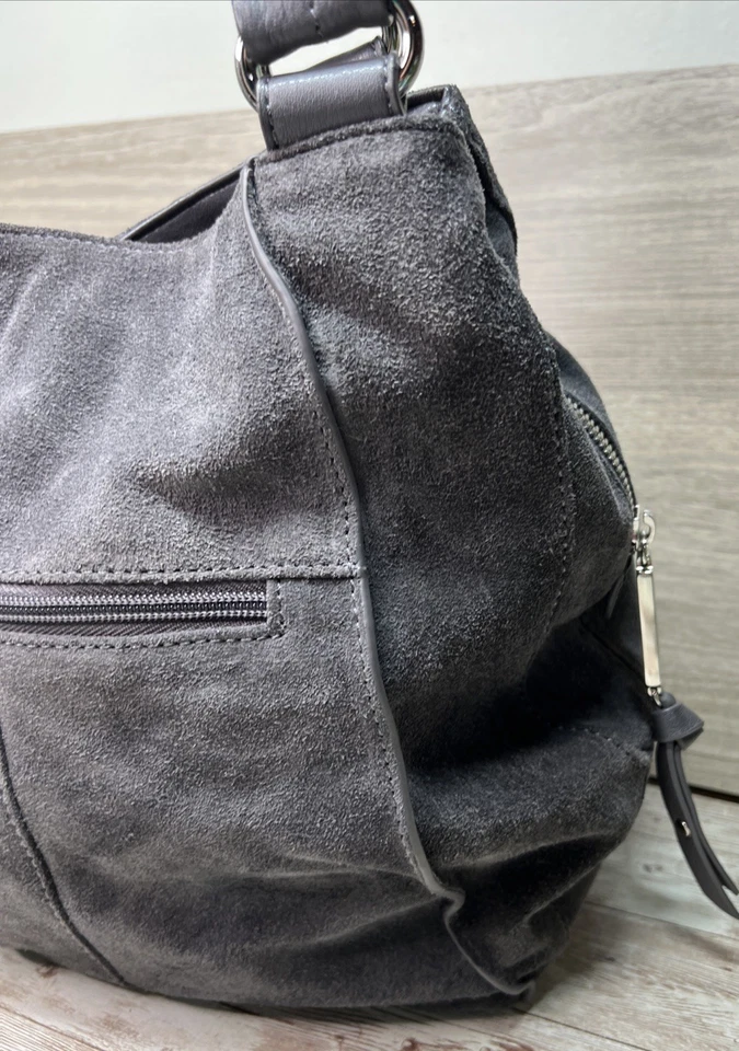 Cartera Tignanello Cubo Gamuza Cuero Cadena Dorada Interior Doble Asa Foto 4 de 4