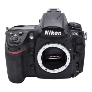 Nikon D700 DSLR Camera Body {12.1MP} With Battery and Charger