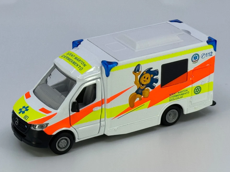 SIKU 2115 Ambulance special limited edition, St. Martin Peadiatic EMS Hungary - Image 3 of 4