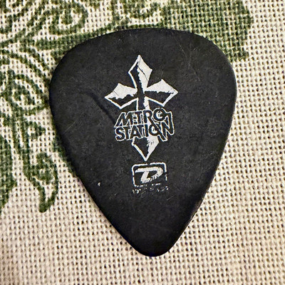 Metri Station Guitar Pick ''Metro Station'' Cross Logo & Feather Graphic - Black