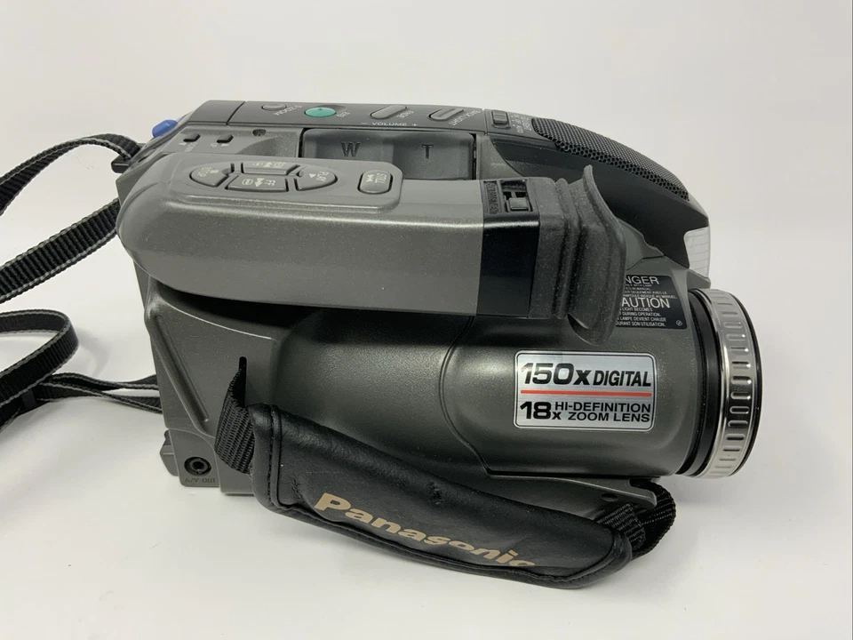 Panasonic PV-L650D Palmsight VHS-C Analog Camera Camcorder Palmcorder TESTED - Image 4 of 4