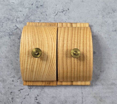 Vintage Hang Ups Wooden Quilt Hangers Clips for Hanging Wall Display - Set of 2