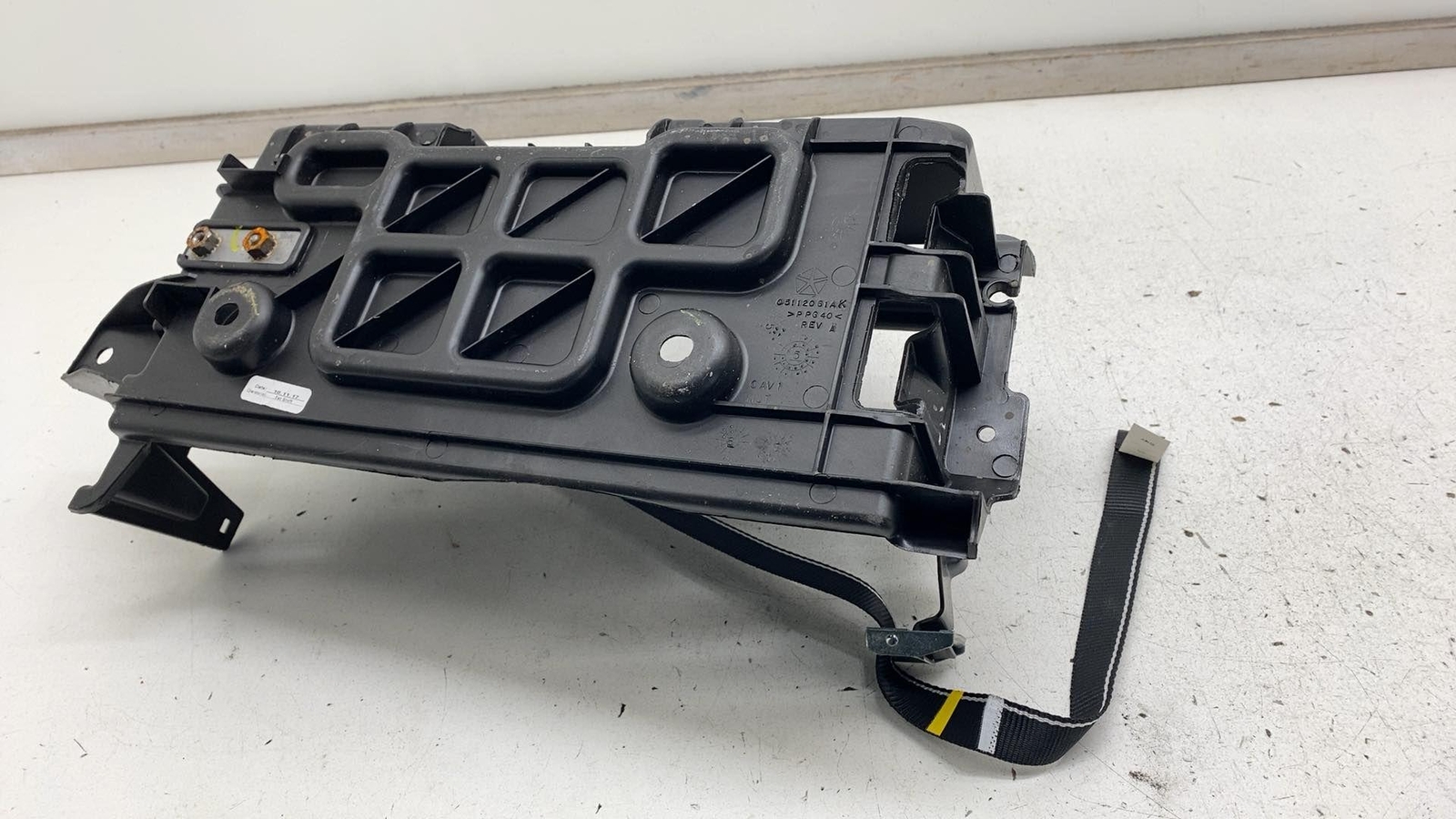 ⭕ 2017-2020 Maserati Levante Battery Box Tray Holder Bracket Support Insert Assy