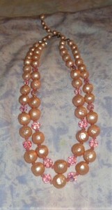 Beautiful Vintage Pink Faux Pearl Necklace Costume Jewelry New