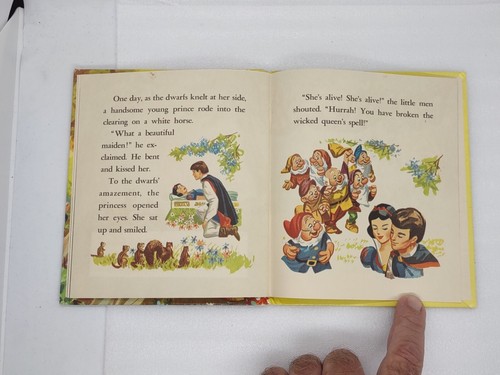 Walt Disneys Schneewittchen und die sieben Zwerge Vintage Tell A Tale Buch 1957 - Bild 10 von 10