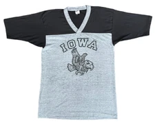 Vintage Iowa Hawkeyes Collegiate Pacific V-Neck Jersey T-Shirt 1970s Size L USA