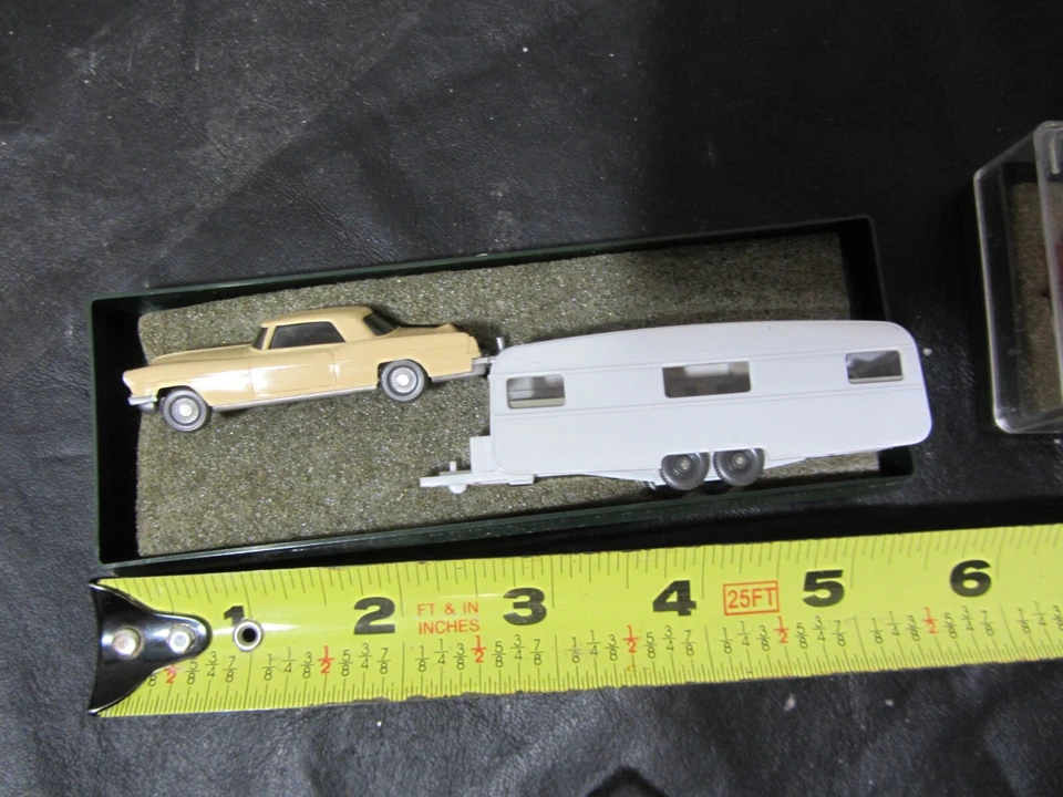 Remolque cámper WIKING PACKUNG coche barco Alemania plástico coches antiguos Foto 2 de 4