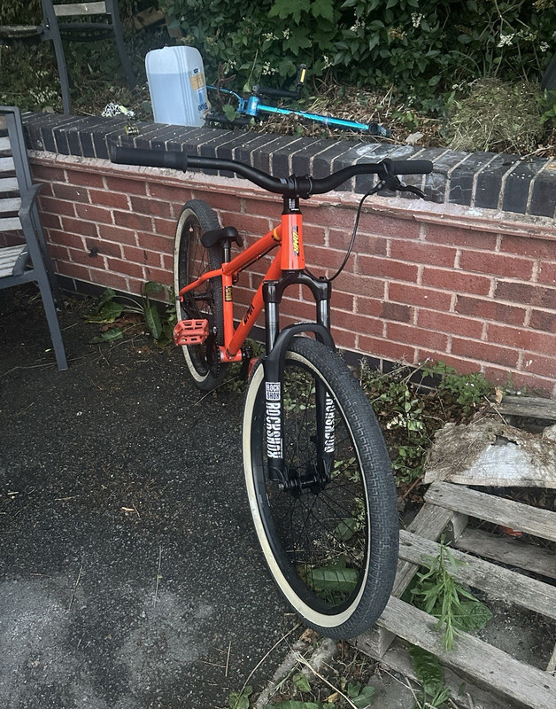 DMR Sect 26in Dirt Jumper Orange/Black RockShox Fork Disc Brake 1 Speed
