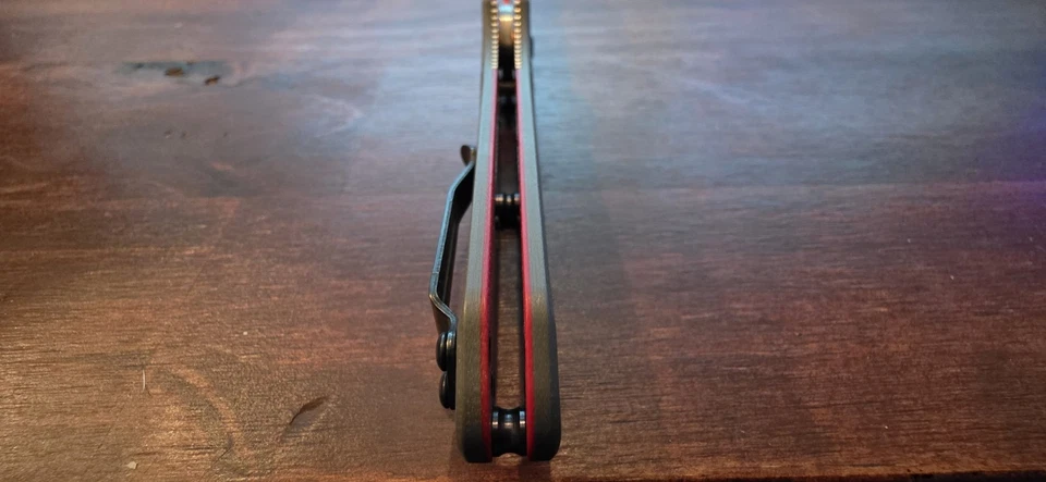 Cuchillo Plegable Benchmade 945RD-2401 Mini Osborne S90V Rojo/Gris Eje G10 Shot Show Foto 4 de 4